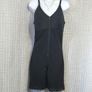 Sleek Black Women's Shapewear Bodysuit